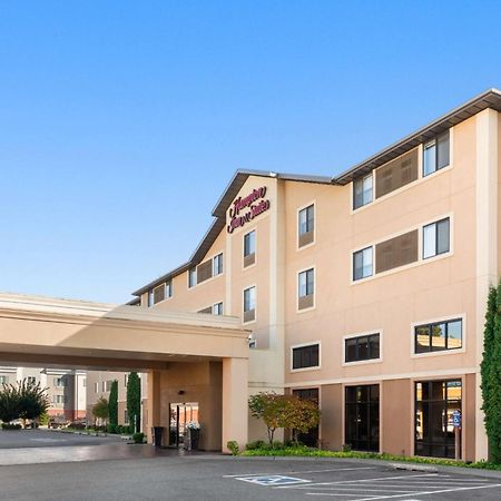 Hampton Inn & Suites Burlington Exterior photo