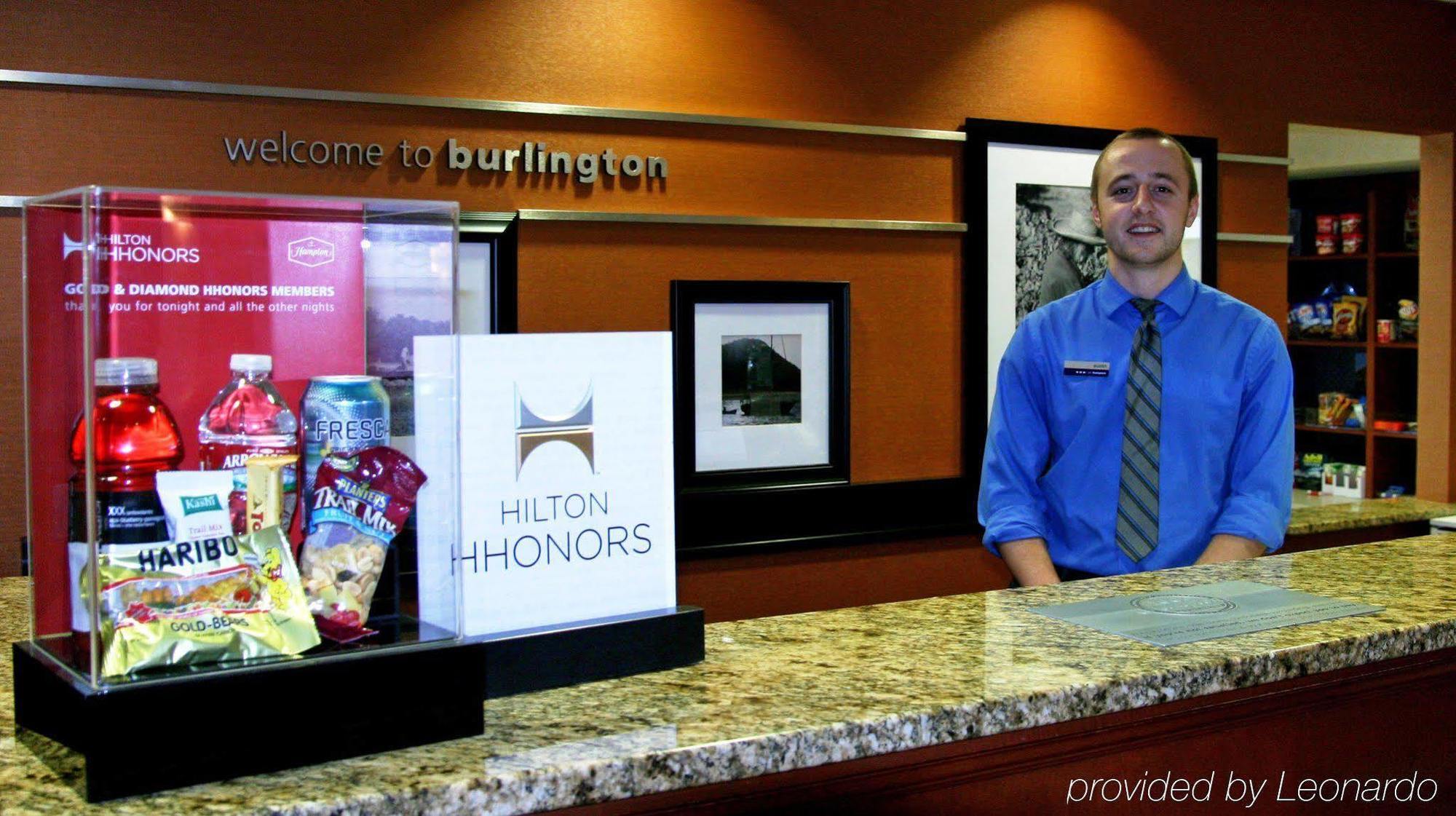 Hampton Inn & Suites Burlington Exterior photo